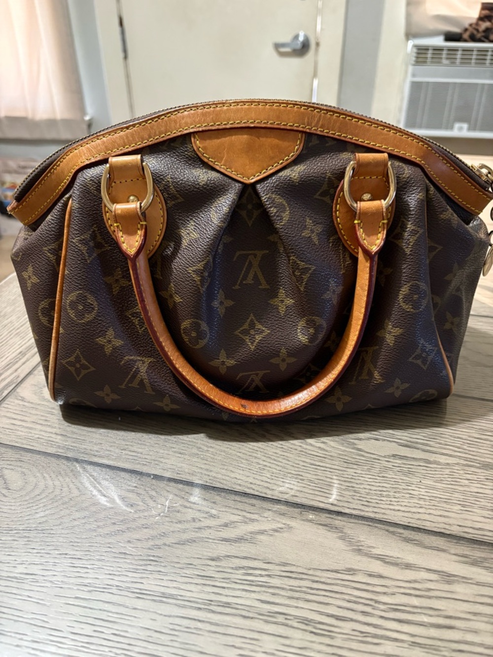 Handbag - Picture 2 of 5